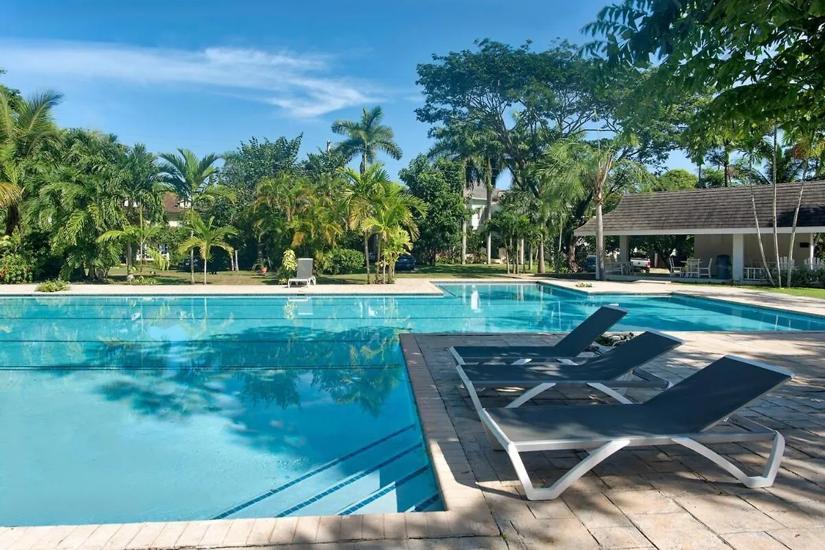 Private Beach Lagoons Montego Bay Apartment